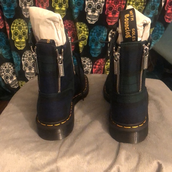 Dr marten black watch tartan boots - Picture 7 of 9